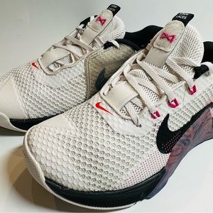 Nike Women’s Metcon 7 Sneakers